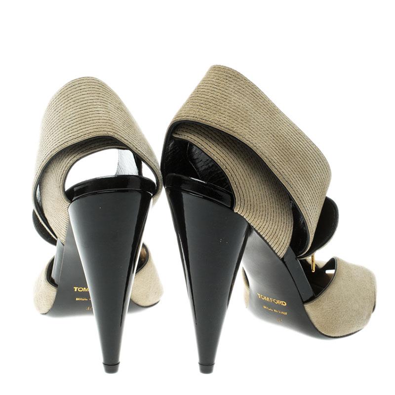 Tom Ford Beige Suede Cross Ankle Wrap Peep Toe Sandals Size 37 In New Condition In Dubai, Al Qouz 2