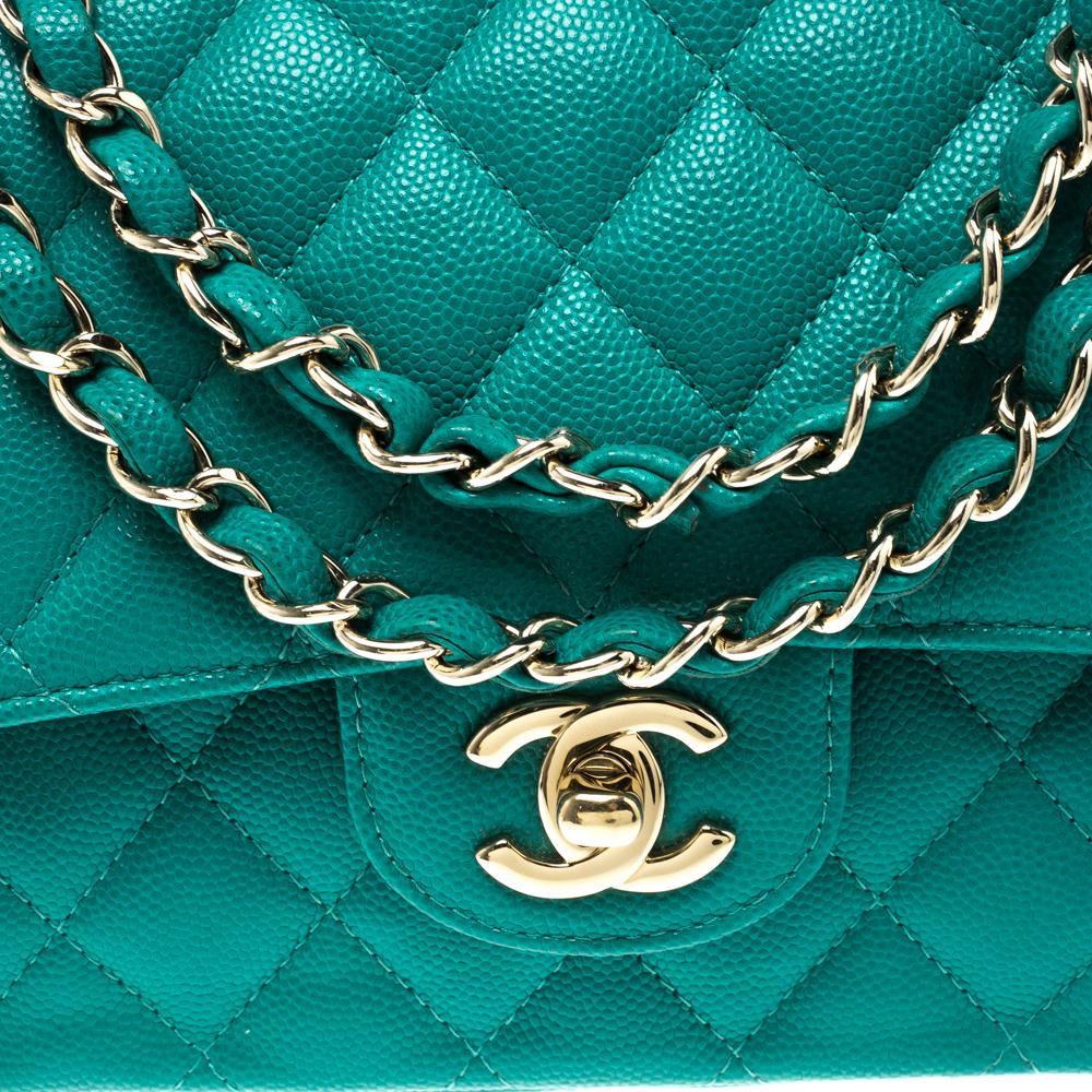 Chanel Green Quilted Caviar Leather Medium Classic Double Flap Bag In Good Condition In Dubai, Al Qouz 2