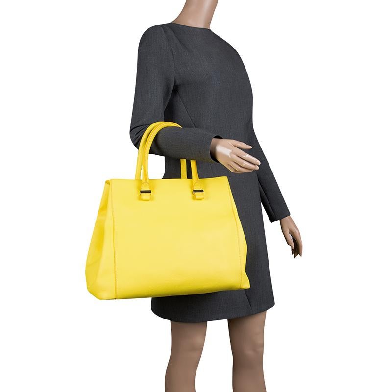 Victoria Beckham Yellow Leather Quincy Tote In Good Condition In Dubai, Al Qouz 2