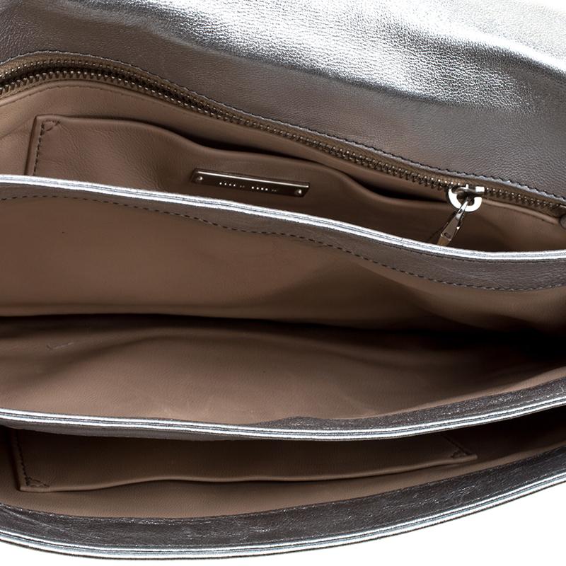 Miu Miu Silver Leather Mini Star Motif Diagonal Shoulder Bag In Good Condition In Dubai, Al Qouz 2