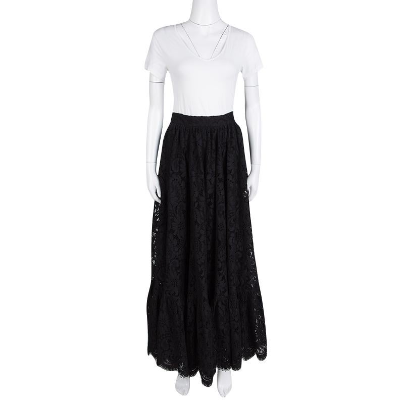 Dolce and Gabbana Black Lace Scalloped Bottom Maxi Skirt S In Good Condition In Dubai, Al Qouz 2