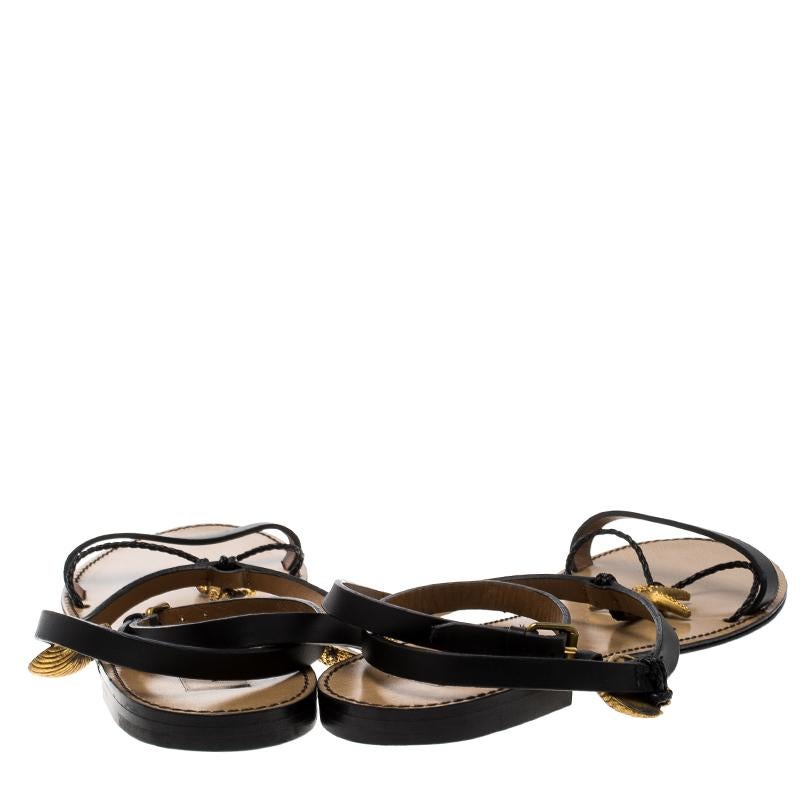 Valentino Black Leather Starfish and Seahorse Flat Sandals Size 40 In Good Condition In Dubai, Al Qouz 2