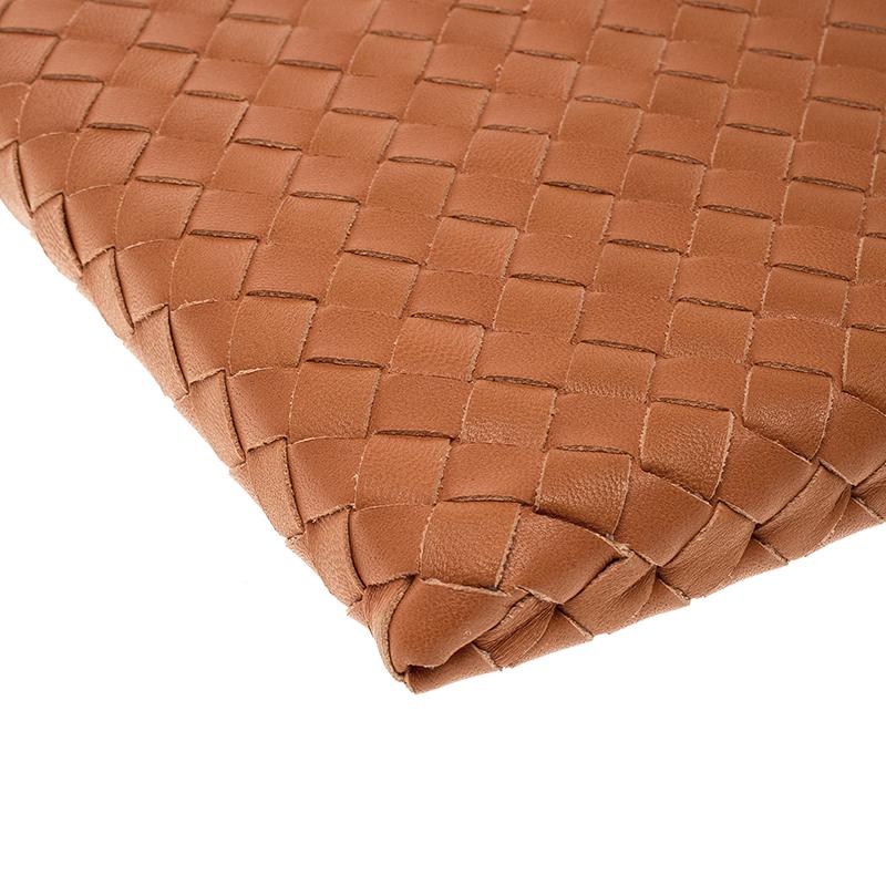 Bottega Veneta Orange Intrecciato Leather Ipad Case In New Condition In Dubai, Al Qouz 2