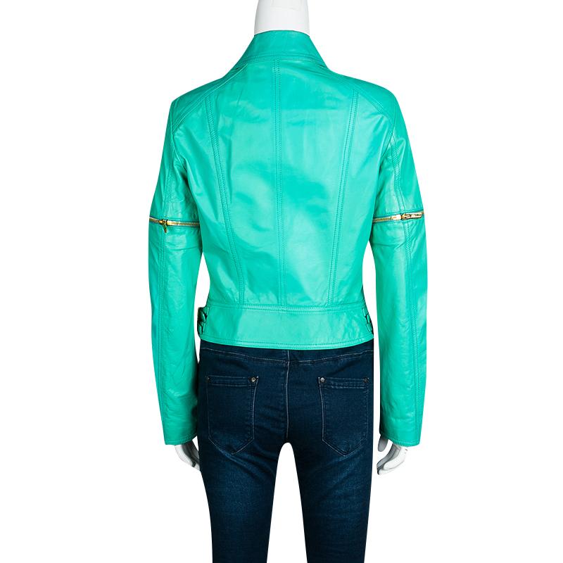 This Blumarine jacket is a classic investment for it goes with everything from dresses to jeans. Made of exotic leather, it has many timeless features like zip details on the long sleeves, zipped pockets, and leather trims near the hemline.