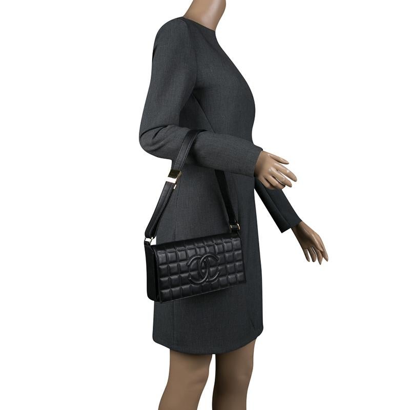 Chanel Black Chocolate Bar Leather East West Shoulder Bag In Good Condition In Dubai, Al Qouz 2