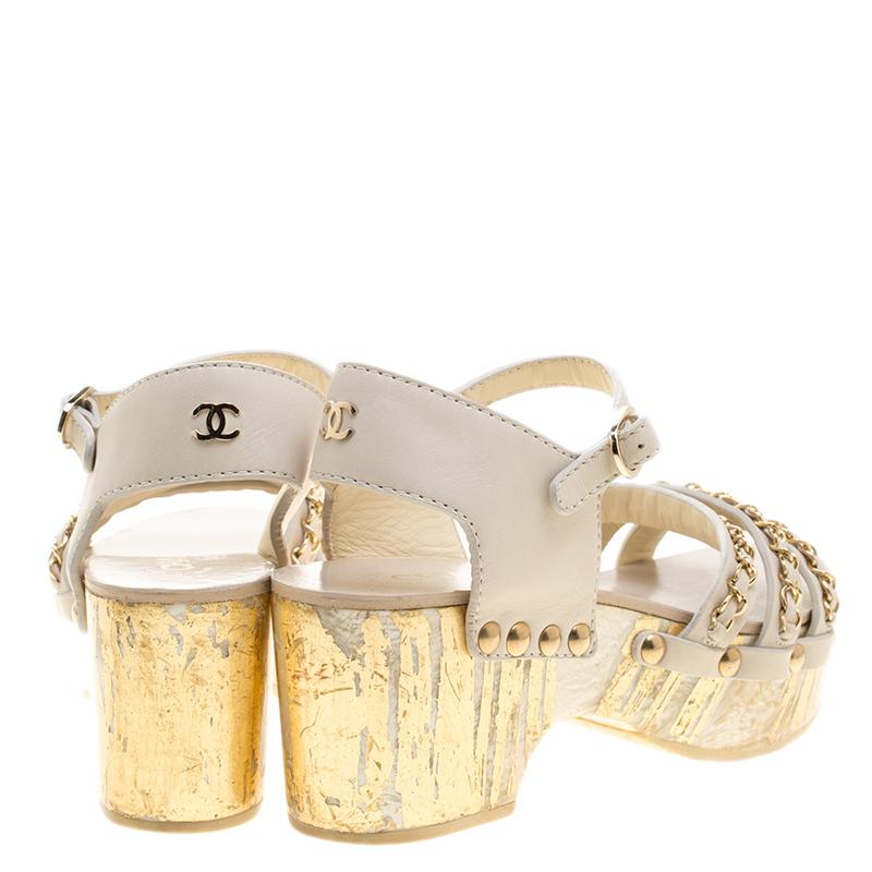 Chanel White Leather Chain Detail Ankle Strap Platform Sandals Size 37 In Good Condition In Dubai, Al Qouz 2