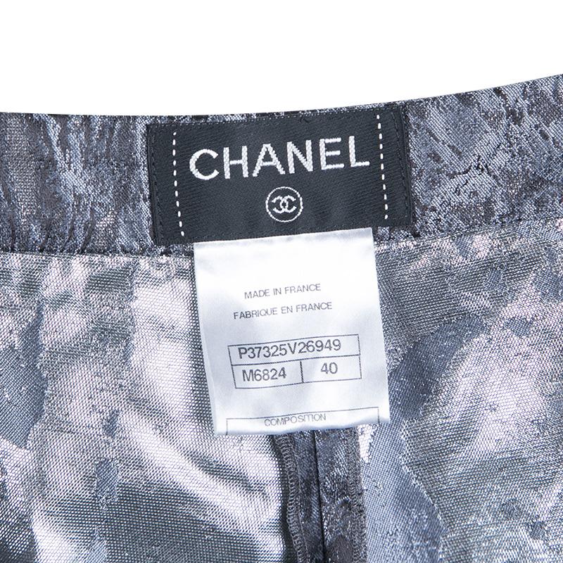 Chanel Metallic Jacquard Pleat Detail Damask Shorts M In Good Condition In Dubai, Al Qouz 2