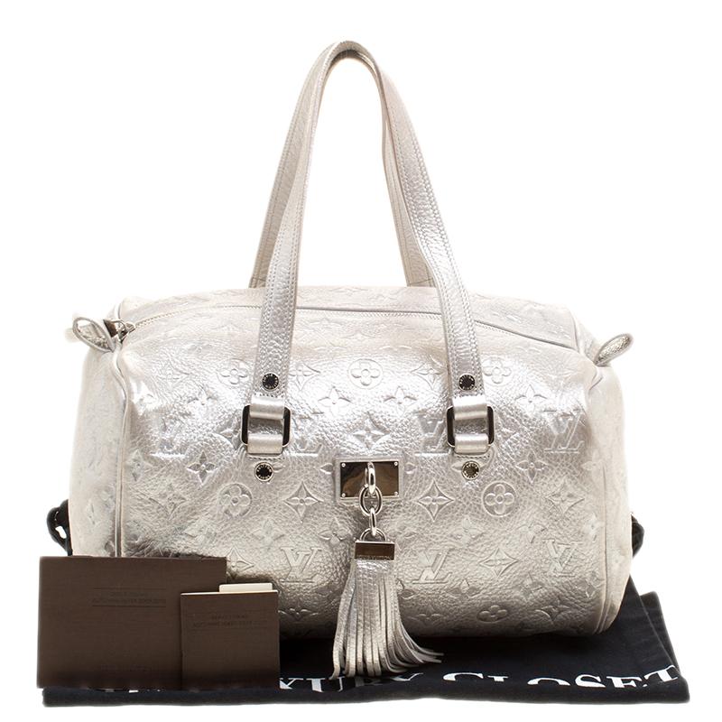 Louis Vuitton Silver Monogram Limited Edition Shimmer Comete Bag In Good Condition In Dubai, Al Qouz 2