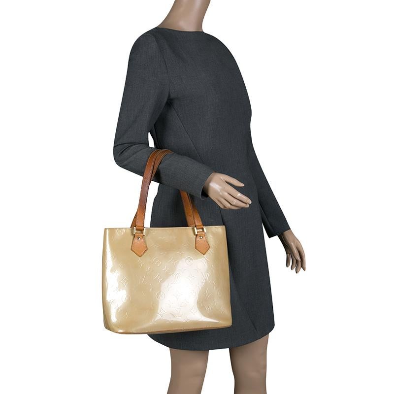 Louis Vuitton Beige Monogram Vernis Houston Bag In Good Condition In Dubai, Al Qouz 2