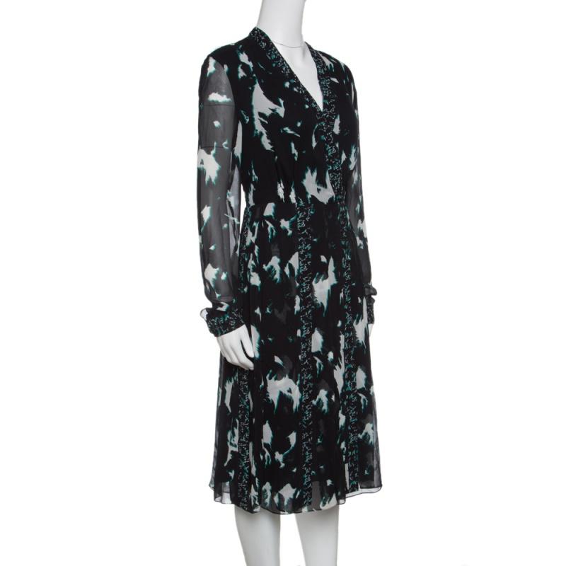 Womanly and sleek, this silk dress is a must-have gem in any fashionista's collection. Impressive and attractive, this Proenza Schouler creation is a true example of the brand's aesthetic designs. This black dress is the best way to stand out in a