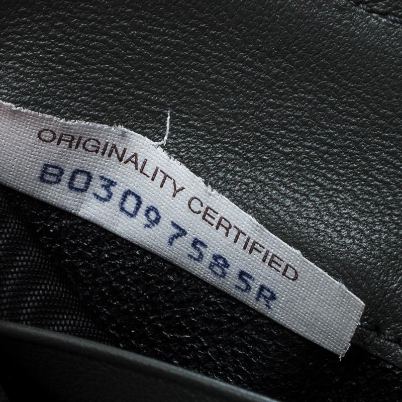 Bottega Veneta Grey Intrecciato Leather Zip Around Wallet In New Condition In Dubai, Al Qouz 2
