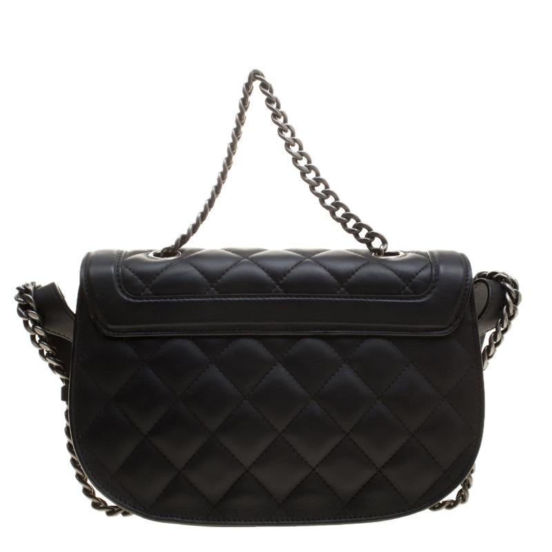 We love anything Chanel and currently, this shoulder bag has left us smitten! It boasts of fabulous style and outstanding details. It flaunts a black leather exterior with a CC turn lock on the flap and their signature quilts all over. The bag has a