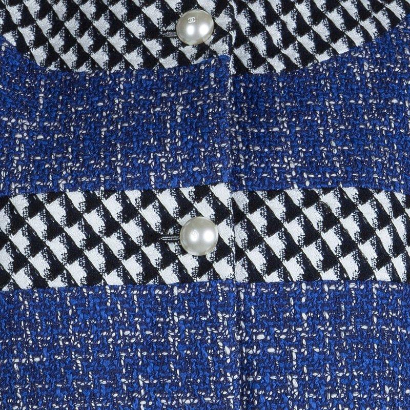 Chanel Multicolor Tweed Pearl Button Detail Textured Cropped Jacket M In New Condition In Dubai, Al Qouz 2