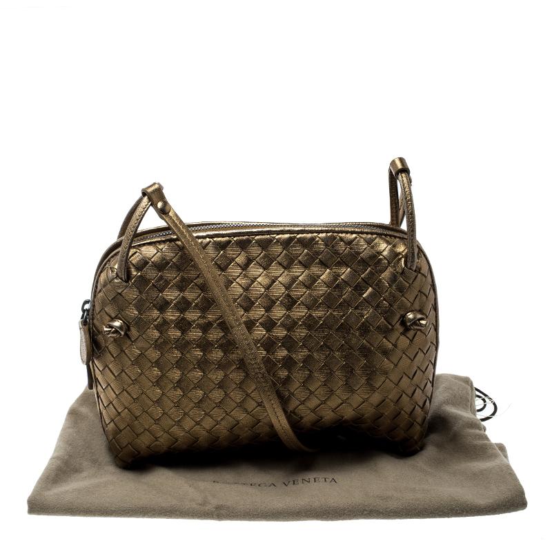 Bottega Veneta Gold Intrecciato Nappa Leather Crossbody Bag In Good Condition In Dubai, Al Qouz 2