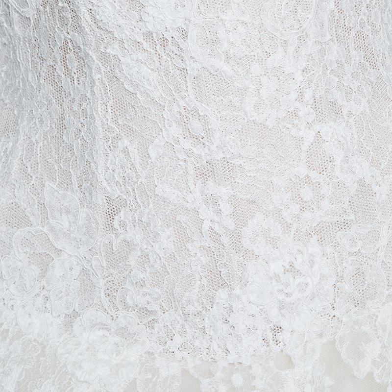 Monique Lhuillier Platinum Off White Lace and Tulle Strapless Layered Wedding Dr In Good Condition In Dubai, Al Qouz 2