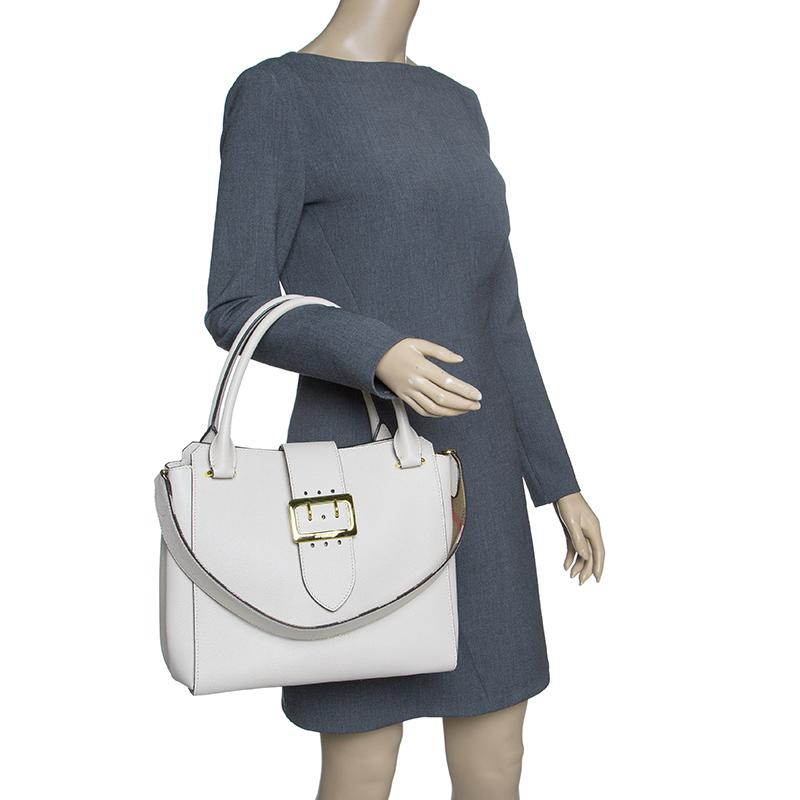 burberry medium buckle tote