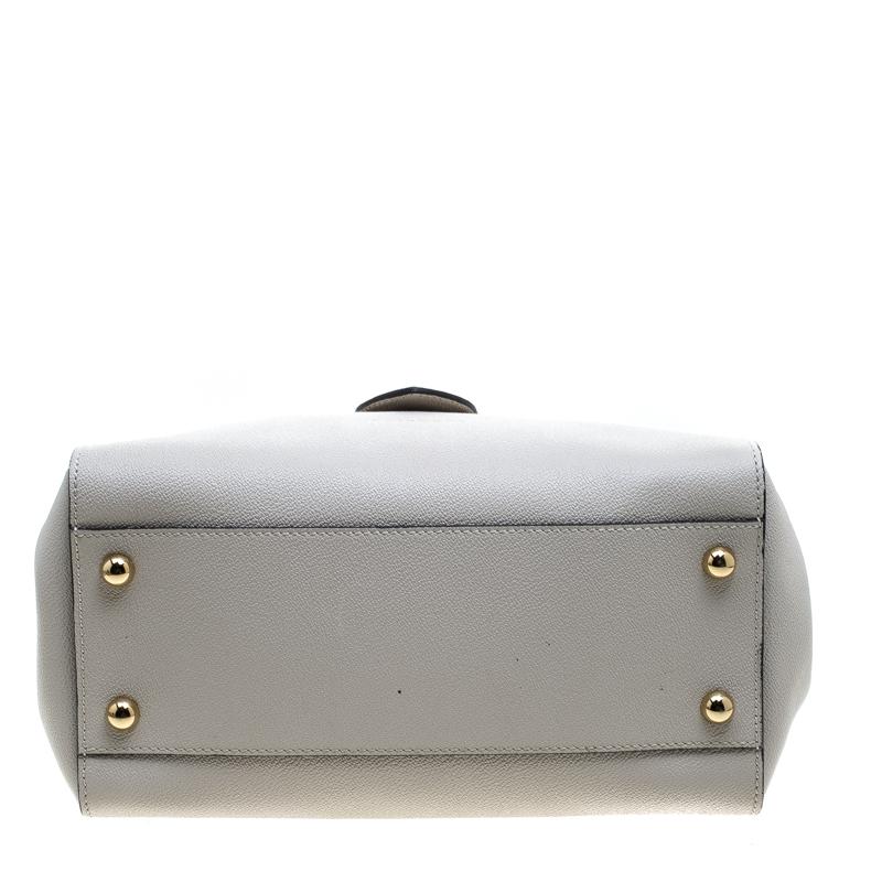 Burberry Off White Leather Medium Buckle Tote In New Condition In Dubai, Al Qouz 2