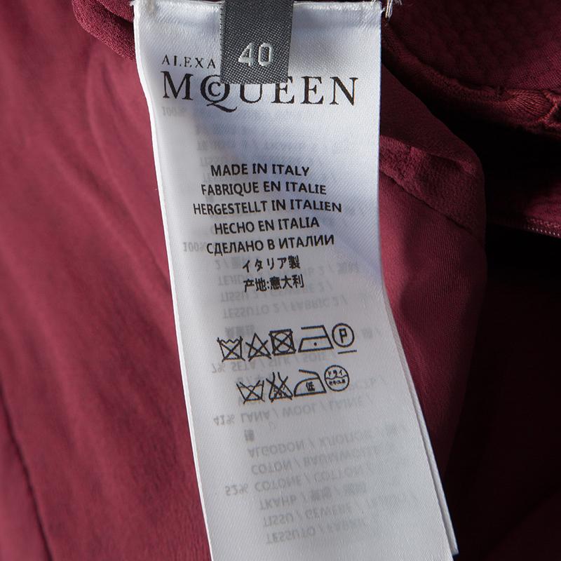 Alexander McQueen Maroon Lace Panel Scallop Trim Detail Sleeveless Dress S In New Condition In Dubai, Al Qouz 2