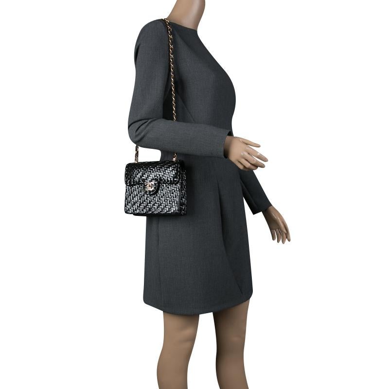 Chanel Black Glazed Wicker Mini Vintage Flap Bag In Good Condition In Dubai, Al Qouz 2