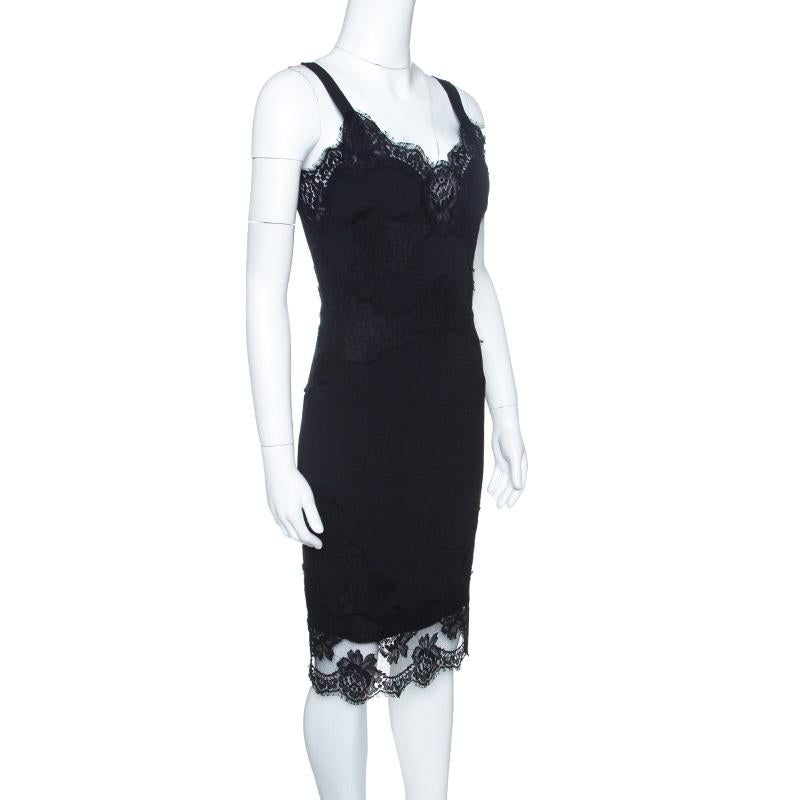 Dolce and Gabbana Black Scalloped Lace Trim Sleeveless Dress S In Good Condition In Dubai, Al Qouz 2