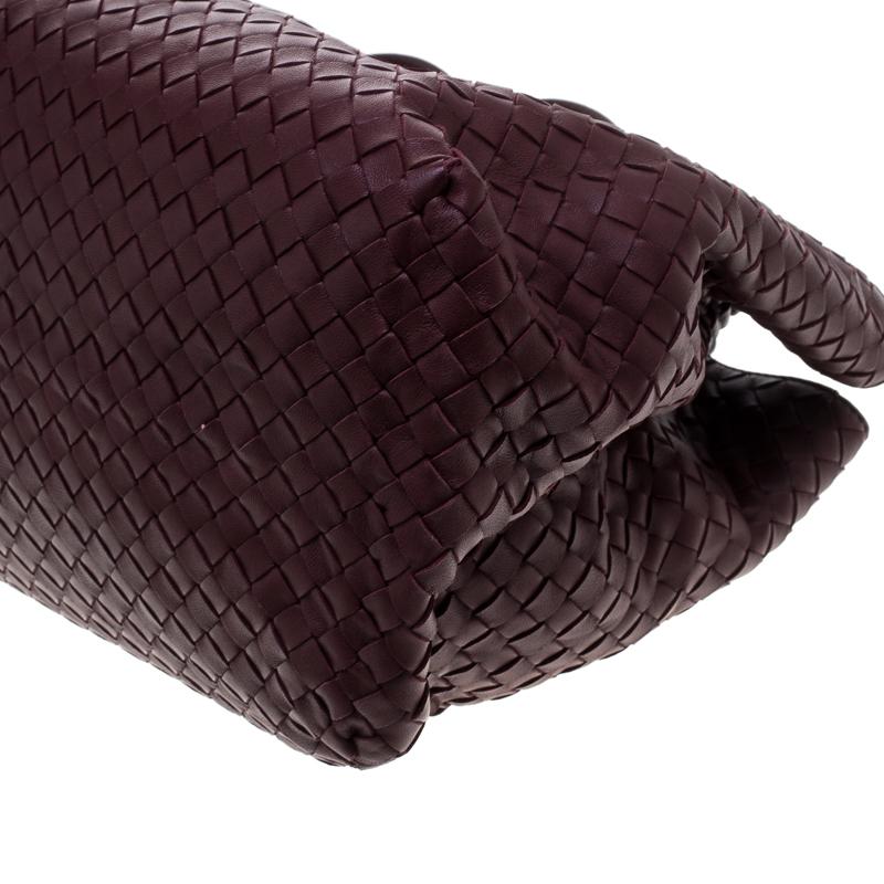 Bottega Veneta Burgundy Intrecciato Leather Double Chain Tote In New Condition In Dubai, Al Qouz 2