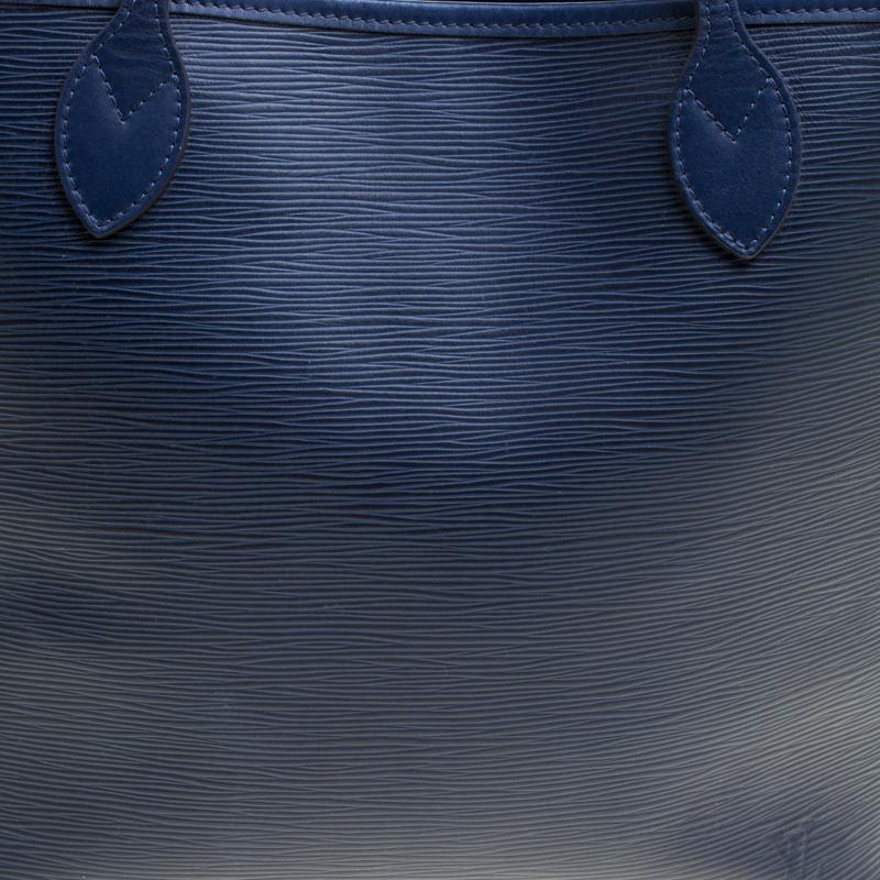 Louis Vuitton Blue Marine Epi Leather Neverfull MM Bag In Excellent Condition In Dubai, Al Qouz 2