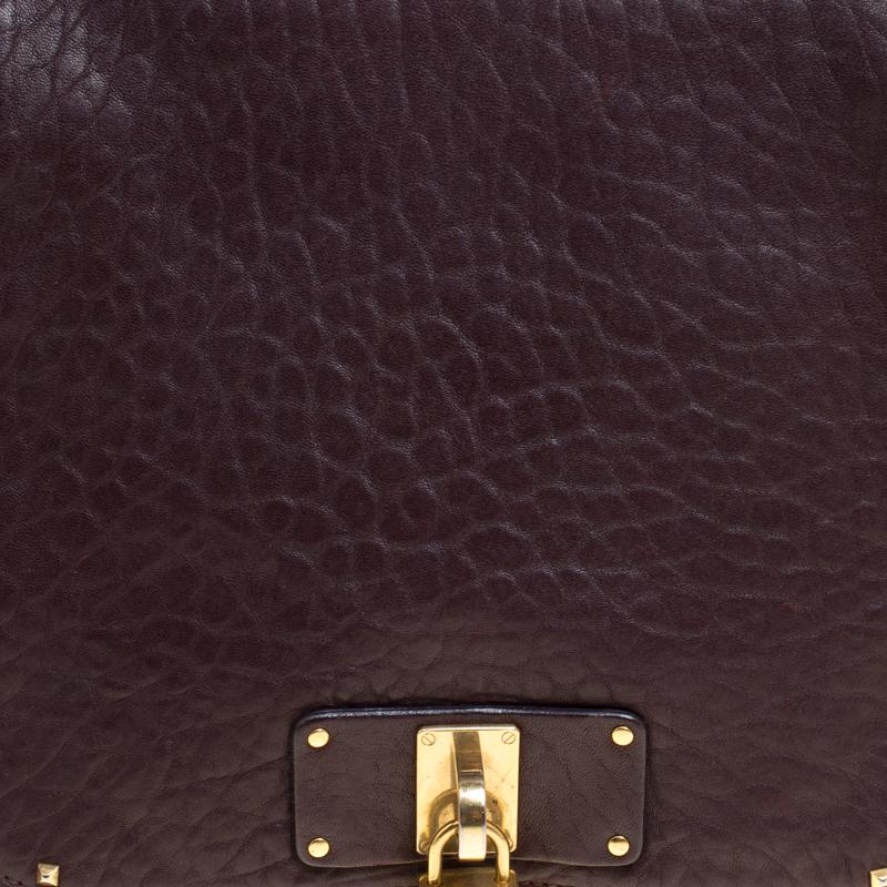 Marc Jacobs Dark Burgundy Leather Crossbody Bag In Good Condition In Dubai, Al Qouz 2