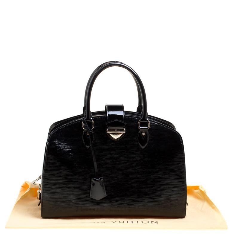 Louis Vuitton Black Electric Epi Leather Pont Neuf GM Bag In Good Condition In Dubai, Al Qouz 2
