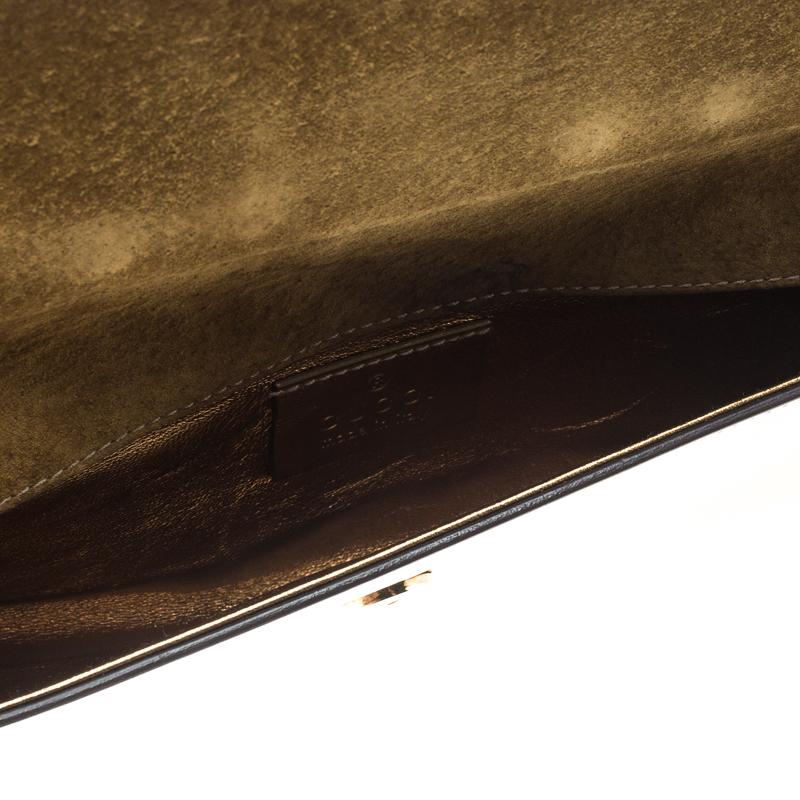 Gucci Gold Leather Romy Clutch In Good Condition In Dubai, Al Qouz 2