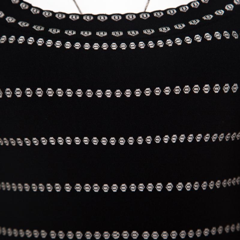 Alaia Monochrome Embossed Jacquard Knit Long Sleeve Top M In Good Condition In Dubai, Al Qouz 2