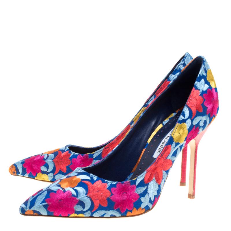 Women's Manolo Blahnik Multicolor Floral Embroidered Fabric BB Flore Pointed Toe Pumps S