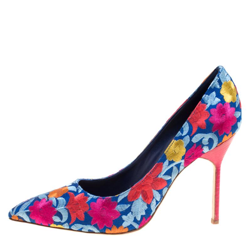 Manolo Blahnik Multicolor Floral Embroidered Fabric BB Flore Pointed Toe Pumps S 3