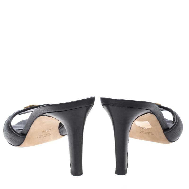 Gucci Black Leather Cellarius GG Logo Slides Sandals Size 38.5 In Good Condition In Dubai, Al Qouz 2