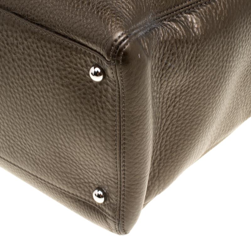Chanel Khaki Leather Large Cerf Executive Tote 4