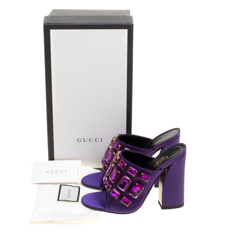 Gucci Purple Satin Tessa Crystal Embellished Peep Toe Slide Mules Size 37 In New Condition In Dubai, Al Qouz 2