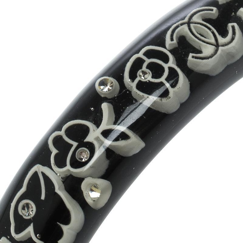 Contemporary Chanel CC Black Crystal Embellished Resin Floral Bangle Bracelet