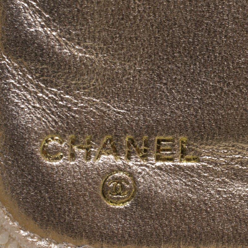 Chanel Gold Patent Leather Lucky Symbols Zip Around Wallet In Good Condition In Dubai, Al Qouz 2