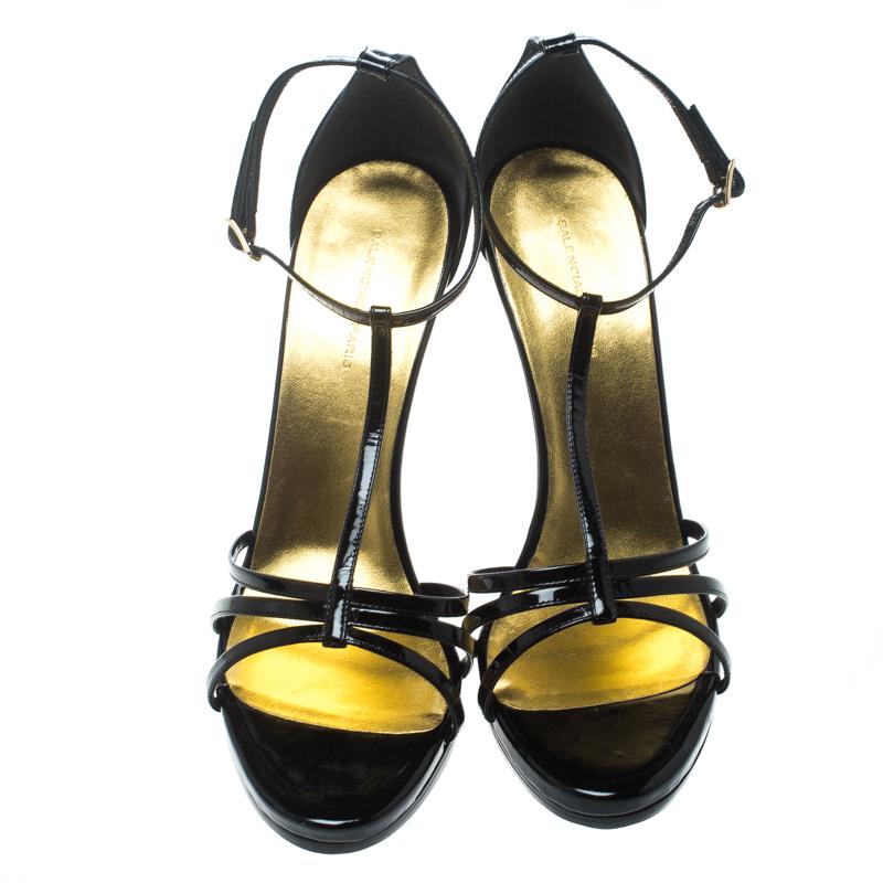 Balenciaga Black Patent Leather Ankle Strap Sandals Size 40 In Good Condition In Dubai, Al Qouz 2