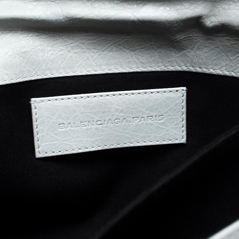 Balenciaga Grey Leather RH Foldover Clutch In Good Condition In Dubai, Al Qouz 2