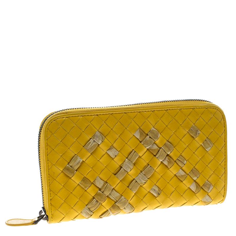 Bottega Veneta Yellow Intrecciato Nappa Leather Zip Wallet In Good Condition In Dubai, Al Qouz 2