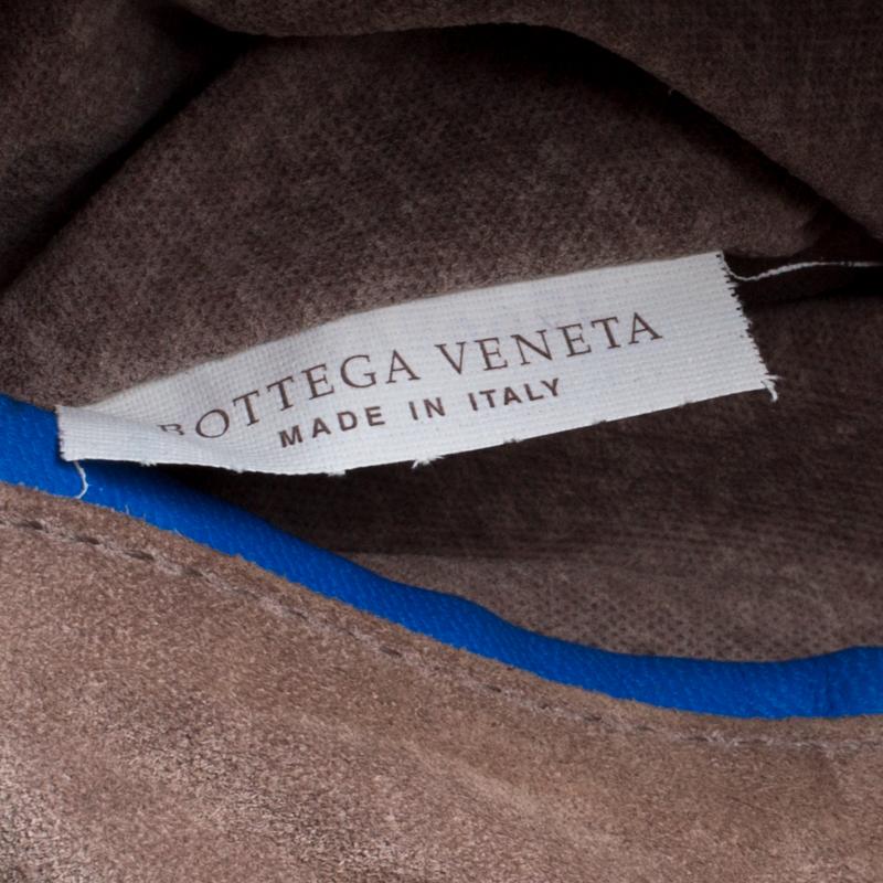 Bottega Veneta Blue Intrecciato Nappa Leather Crossbody Bag In Good Condition In Dubai, Al Qouz 2