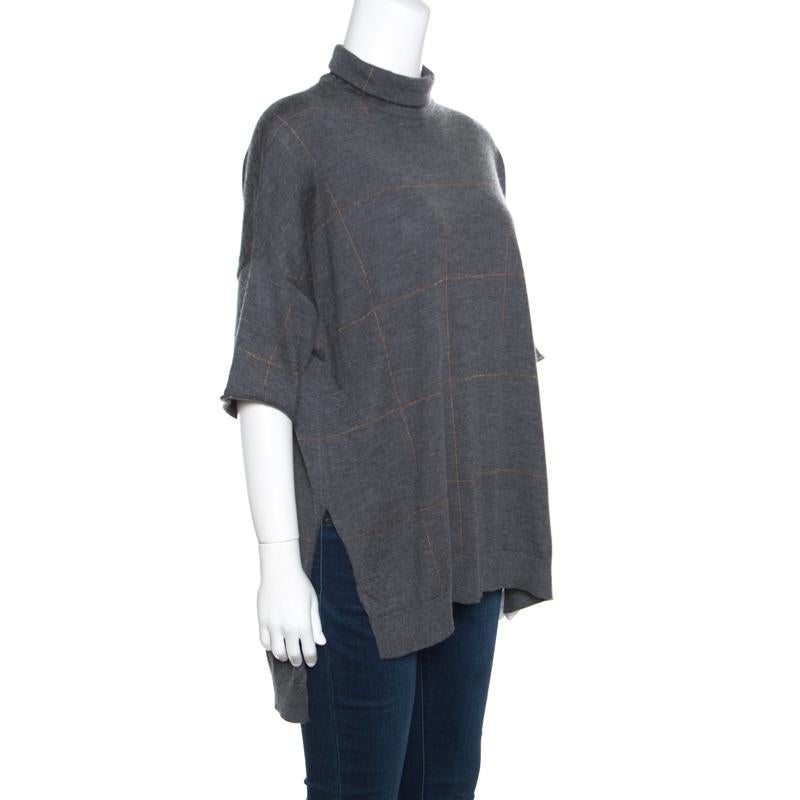 Simple and stylish at the same time, this sweater from Brunello Cucinelli definitely needs to be on your wishlist! The grey creation is made of a cashmere and silk blend and features a turtleneck, drop shoulders, short sleeves and side bottom slits.