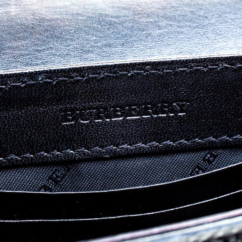 Burberry Black Leather Crossbody Bag In Good Condition In Dubai, Al Qouz 2
