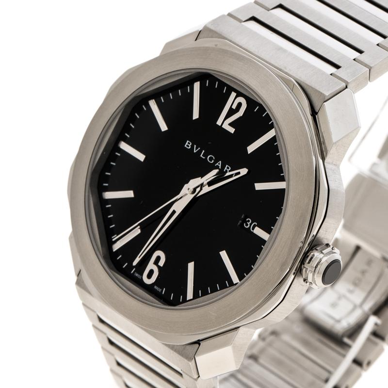 Bvlgari brings you this charming watch that is ideal for everyday use. Swiss made, it has a stainless steel body and a case assembled with 26 jewels providing correct automatic movement. It features a smooth bezel and a black dial with a date window