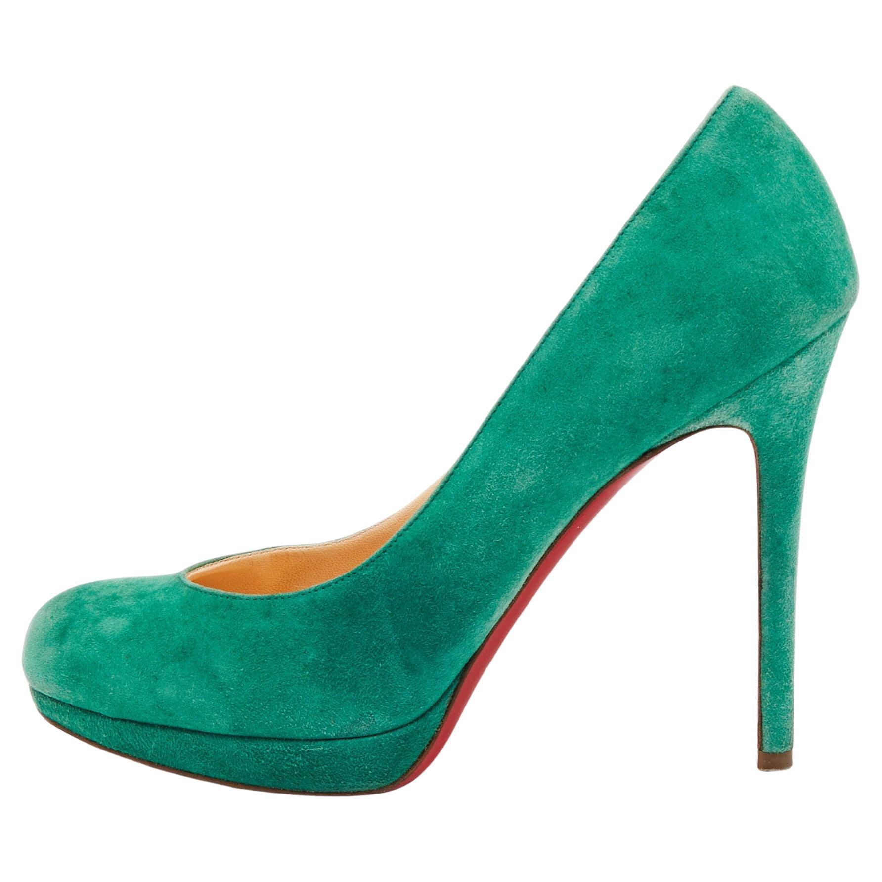 Christian Louboutin escarpins à bout rond en daim vert taille 37,5 en vente