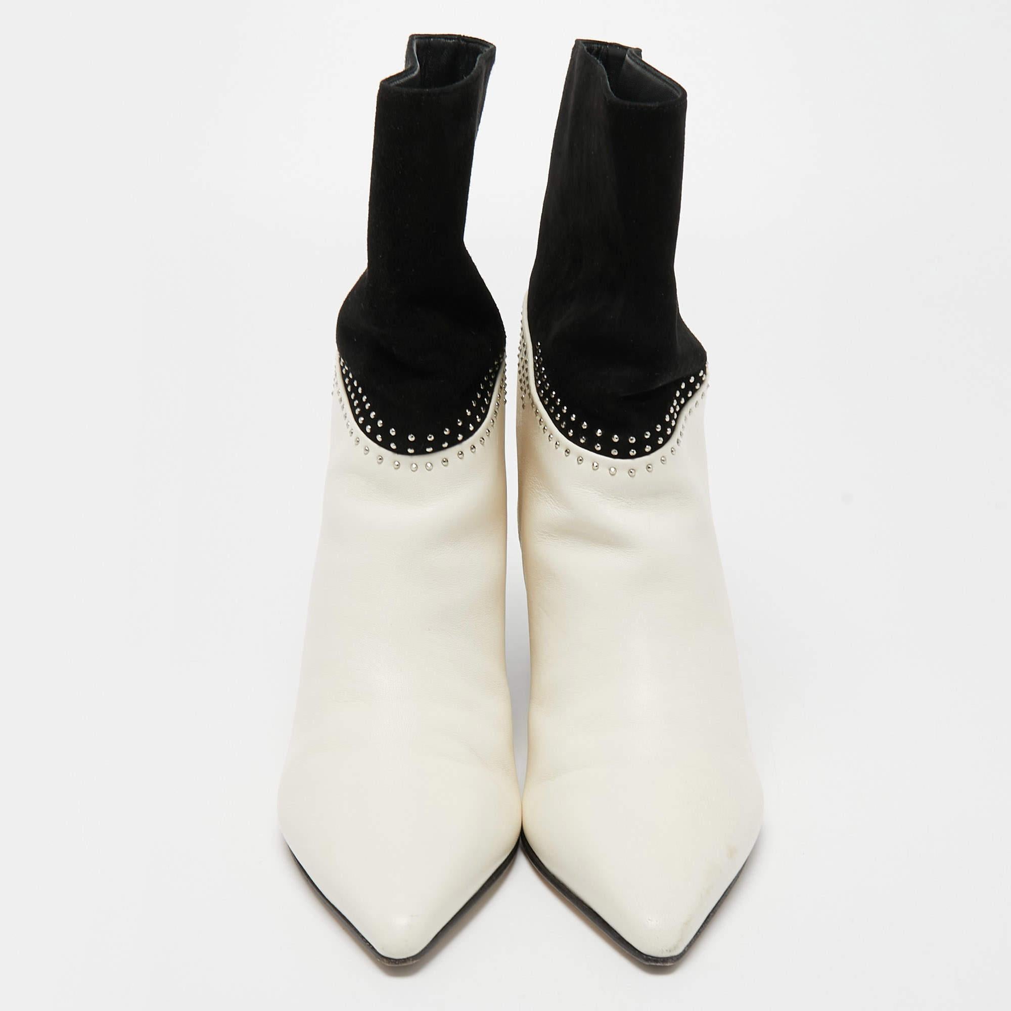 Disfruta de los días más fashion con estas elegantes botas Jimmy Choo. De diseño y fabricación modernos, están pensados para que te sientas cómoda y elegante

Incluye
Funda guardapolvo original
