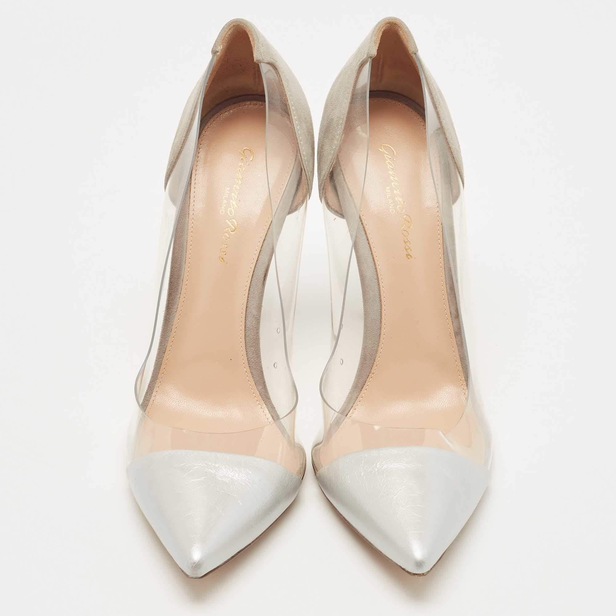 Haz una declaración de estilo chic con estos zapatos de salón de diseño. Presentan tacones robustos y suelas duraderas, ¡perfectos para tus salidas a la moda!

