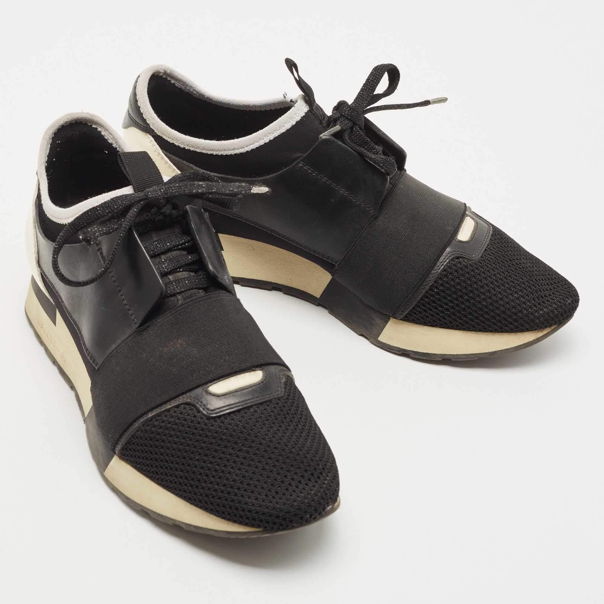 Noir Balenciaga - Baskets Race Runner en cuir, maille et vernis, noir et blanc en vente