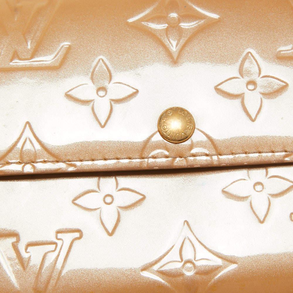 Cartera Louis Vuitton Noisette Monogram Vernis Sarah en venta 9