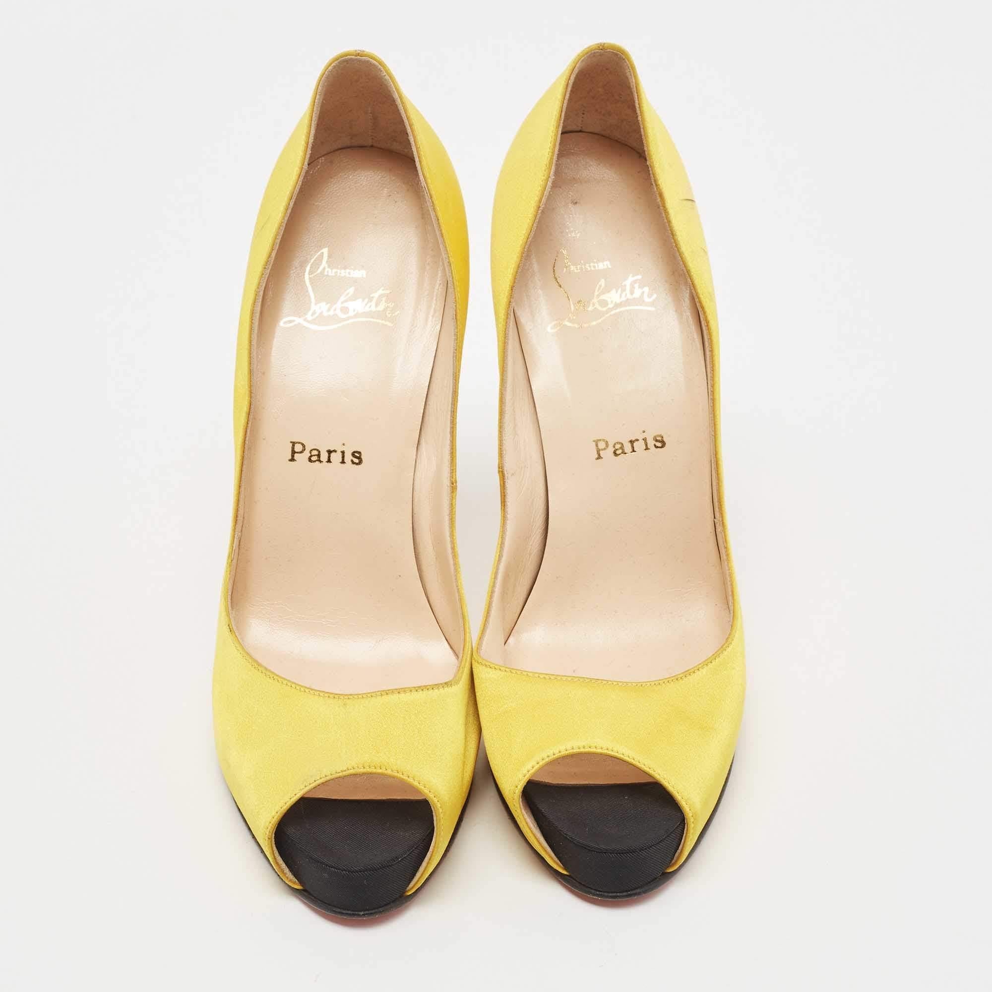 Giallo Christian Louboutin, raso giallo Flo, piattaforma Peep Toe Pumps taglia 40 in vendita